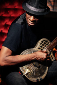 keb-mo-playing